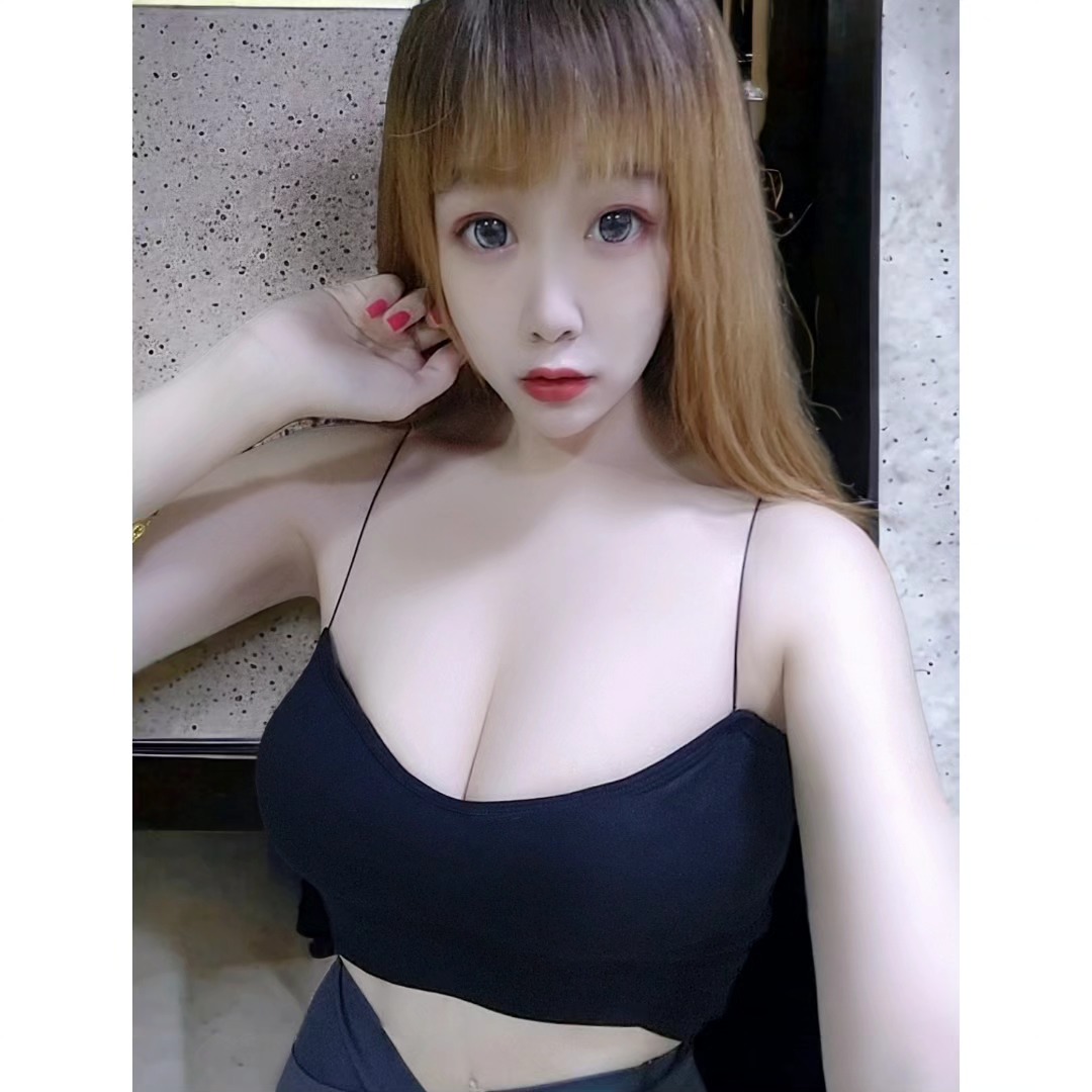 yun18y's tweet photo. 160cm＋G罩杯 
這種身材會是你們的菜嗎？🤭
小隻＋大奶的反差感
有沒有人會直接被圈粉🤣
第一次加入這個平台 也可以認識很多人嗎? https://t.co/V1GdqDqcSj