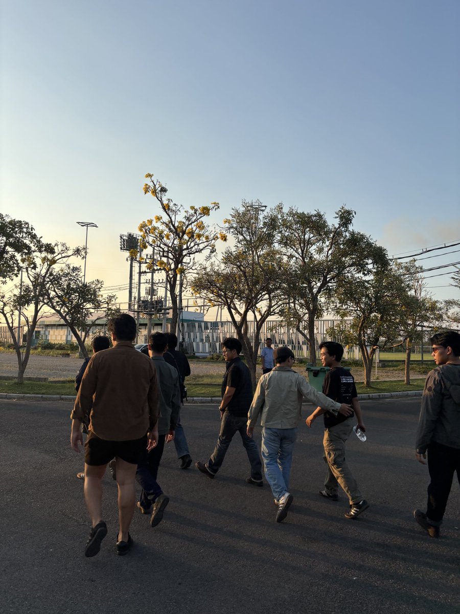 kohcimenk's tweet photo. akhirnya jalan" https://t.co/0YmKBJTMyK