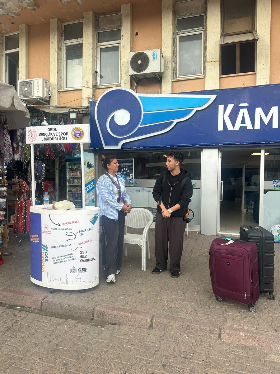 GSB_FatsaGM's tweet photo. 🎓 Gençlerimizin yanında olmaya devam ediyoruz!

Fatsa’ya üniversite eğitimi için gelen öğrencilerimizi karşılıyor, Fatsa Kaymakamlığımız ve Fatsa Belediyemiz iş birliğiyle Fatsa Gençlik Merkezi olarak yurtlarına ulaşım süreçlerinde destek oluyoruz. https://t.co/b5w4stW55Y