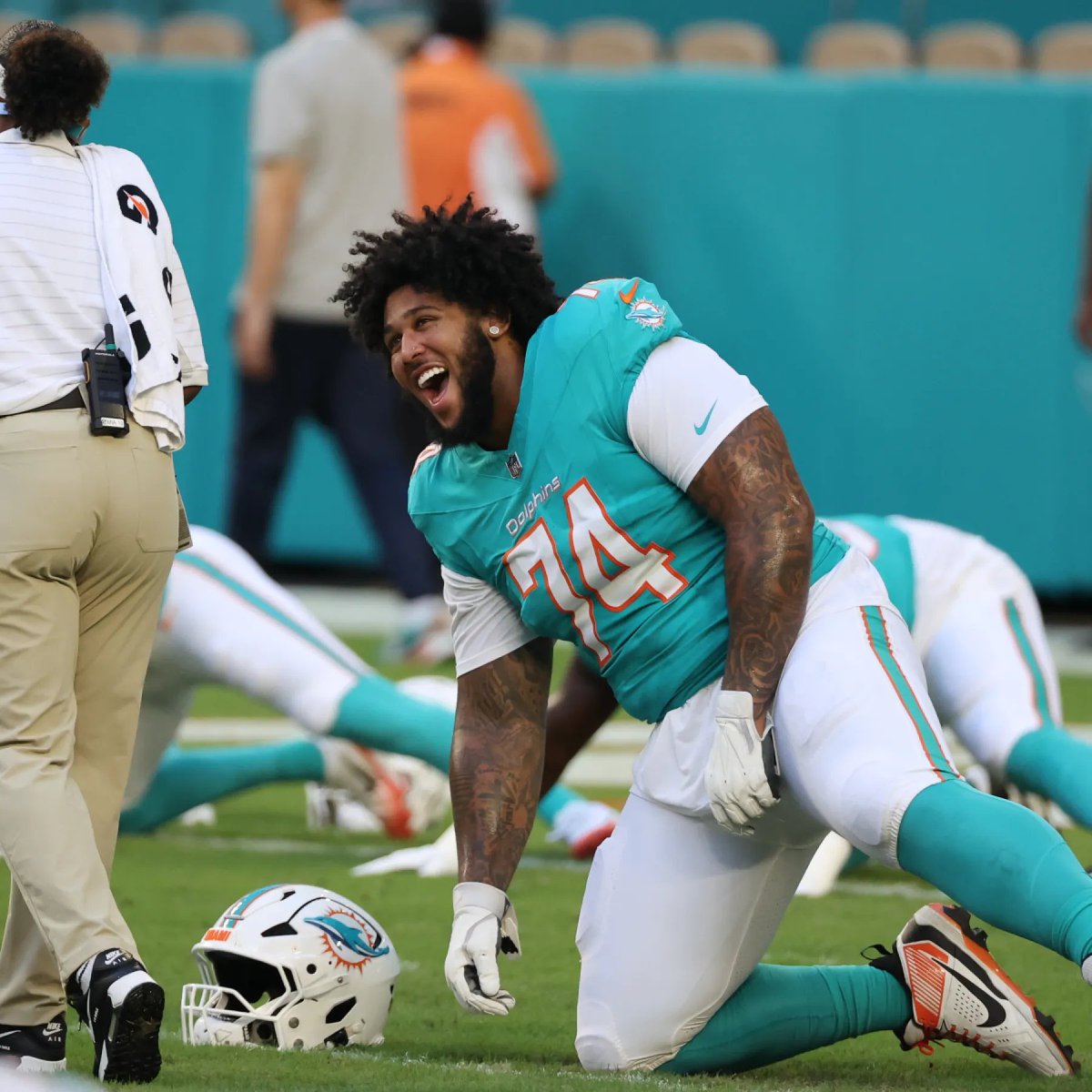 FinsXtra's tweet photo. 📈 Kadyn Proctor was the highest-graded Miami Dolphins offensive lineman vs. Las Vegas Raiders:

➖ 55 snaps
➖ 2 pressures allowed
➖ 2 hurries allowed
➖ 0 QB hits allowed
➖ 0 sacks allowed
➖ 71.2 overall grade

(@PFF) #PhinsUp https://t.co/uWeM4kMqOw