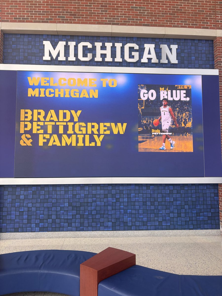 BradyPettigreww's tweet photo. Very thankful for how the Michigan community treated my family and I last this past weekend! Go Big blue 〽️ https://t.co/2QraNJcix0