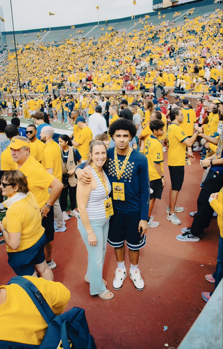 BradyPettigreww's tweet photo. Very thankful for how the Michigan community treated my family and I last this past weekend! Go Big blue 〽️ https://t.co/2QraNJcix0