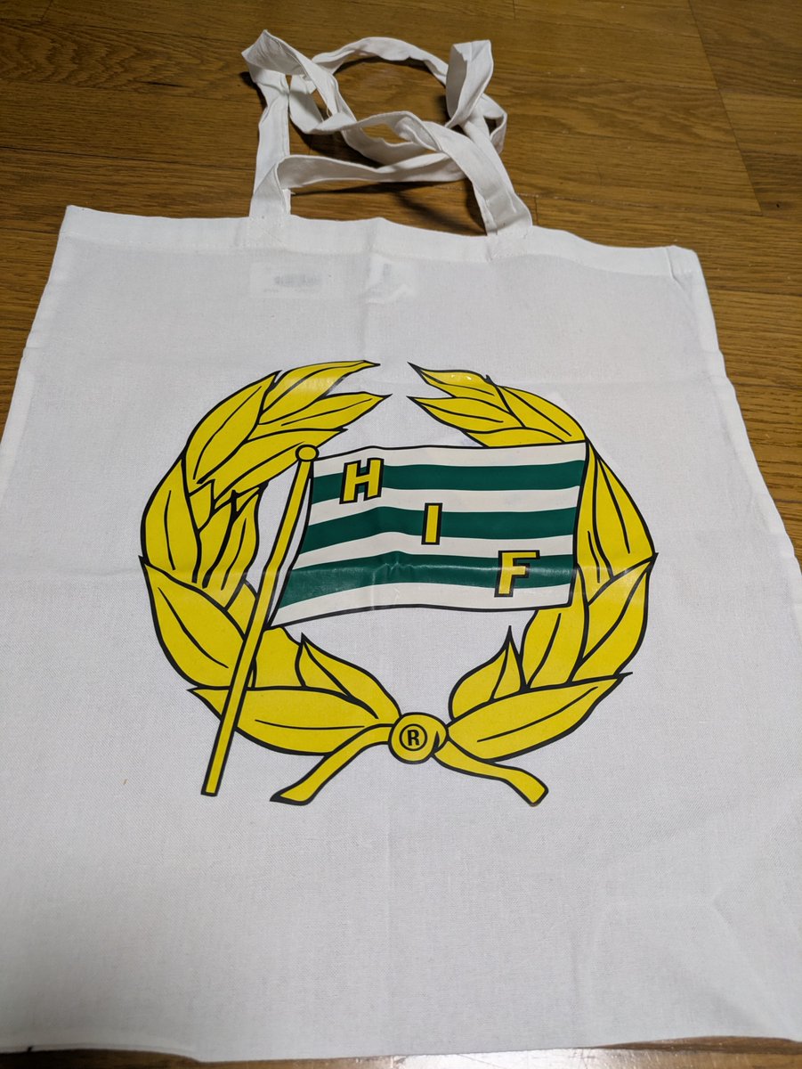 kazBonnet's tweet photo. ハンマルビーHIF【ズラタンが共同オーナー】のトートを娘がくれた。日本で買えないもんだから嬉しいよね。 https://t.co/xHw9ZHCX4j
