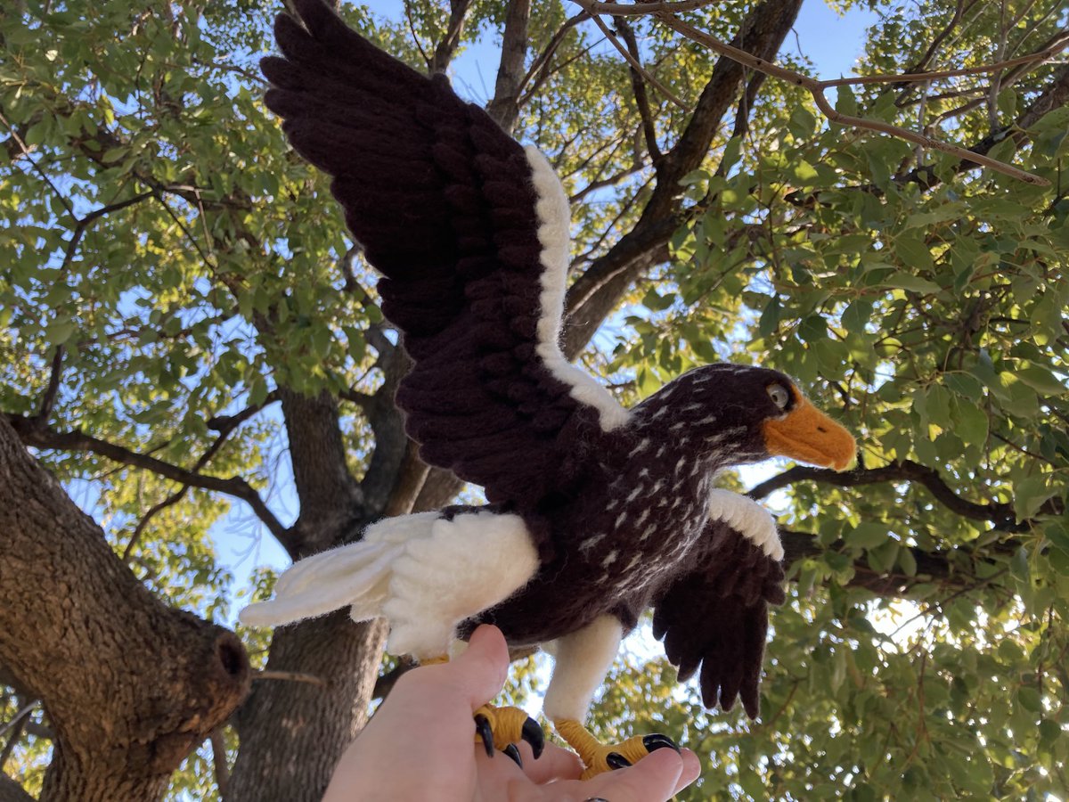 SiA_Ryuuhou's tweet photo. #全クリエイターに告ぐ鳥の作品を解放せよ 
鳥さんの羽根はとても作りがいがありますね🪶✨こだわりのひとつ！！ https://t.co/UIX9PArVyJ