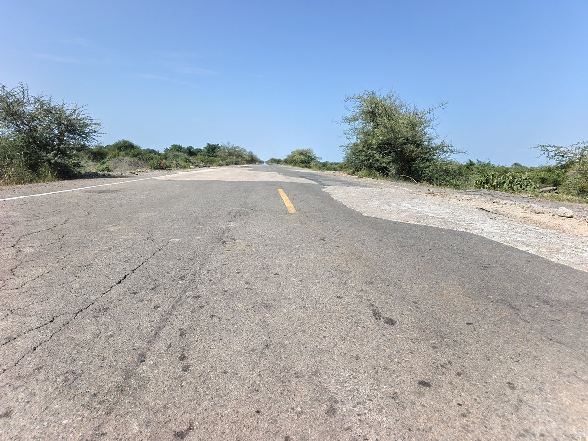 AdiaJildo's tweet photo. The Juba-Bahr el-Ghazal Highway a major road connecting states and communities to another yet along Lojoro- road leading to Terekeka, the road is getting damaged. The light tarmaced roads are getting washed and brushed by the tyres and it's patched are being repaired with cement. https://t.co/Ja8KGF8wB7