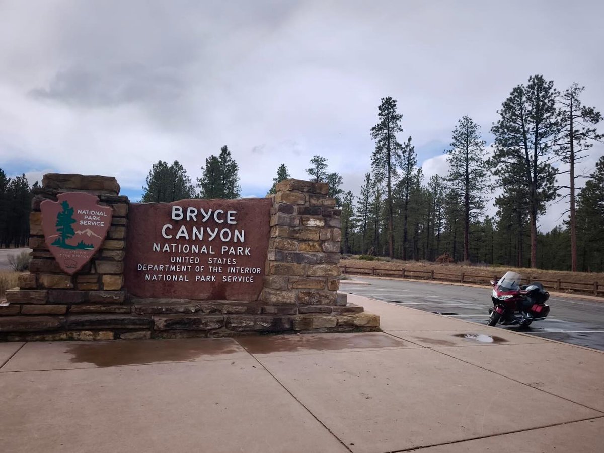 NobukoGillet's tweet photo. Bryce Canyon National Park, Utah. Towering pines and plateau terrain define the park’s forested rim. https://t.co/OV8L0gb2hF