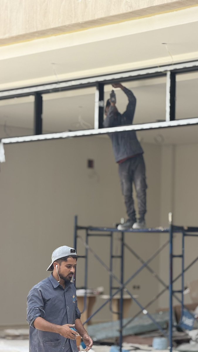 saritcometals's tweet photo. من قلب الميدان.. العمل الجاد هو أساس جودتنا👷‍♂️📏

#واجهات_زجاجية #مصنع_ساريتكو #المنيوم #الرياض_الآن https://t.co/aU86BWLsT6