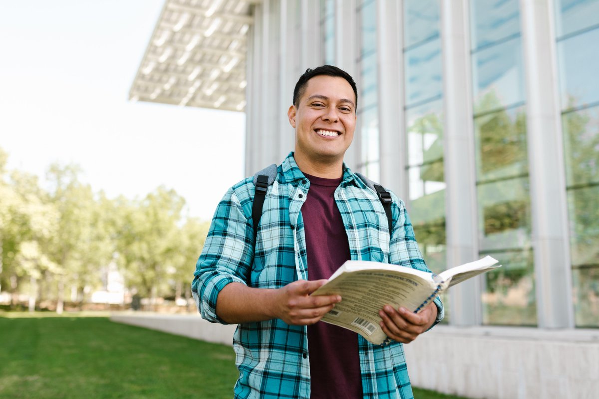MicahHoversten's tweet photo. New semester, fresh start  Ready to take on new challenges, learn cool stuff, and make amazing memories this term! Let’s go!， https://t.co/B44kJPjj8U