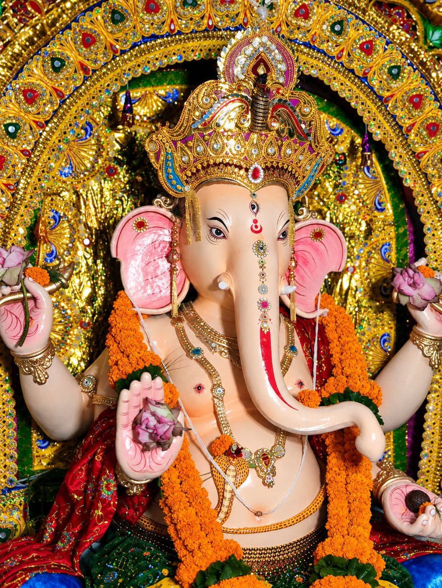 AshishM78745101's tweet photo. ବକ୍ରତୁଣ୍ଡଂ ମହାକାୟ
ସୂର୍ୟ କୋଟି ସମପ୍ରଭ
ନିର୍ବିଘ୍ନମ୍ କୁରମେ ଦେବ
ସର୍ବ କାର୍ଯ୍ୟେଷୁ ସର୍ବଦା 
ଗଣେଶ ଚତୁର୍ଥୀ ର ଅଶେଷ ଶୁଭକାମନା!! 🙏 https://t.co/pZ7oKrmgAY