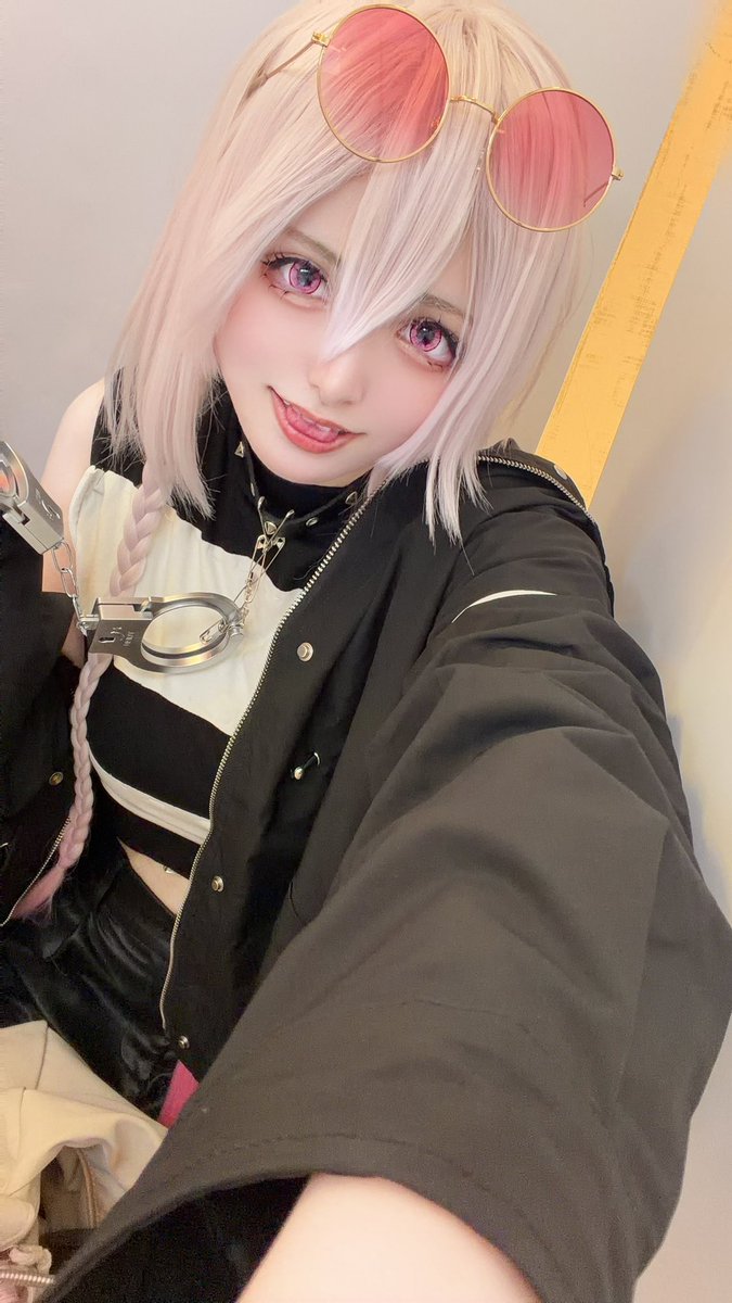 q_7ep's tweet photo. ⚠︎🌈🕒cos

自撮りの角度とポーズがほとんど一緒なのバレる

#あなたの男装と女装の差が見たい https://t.co/7HyIib5eDQ