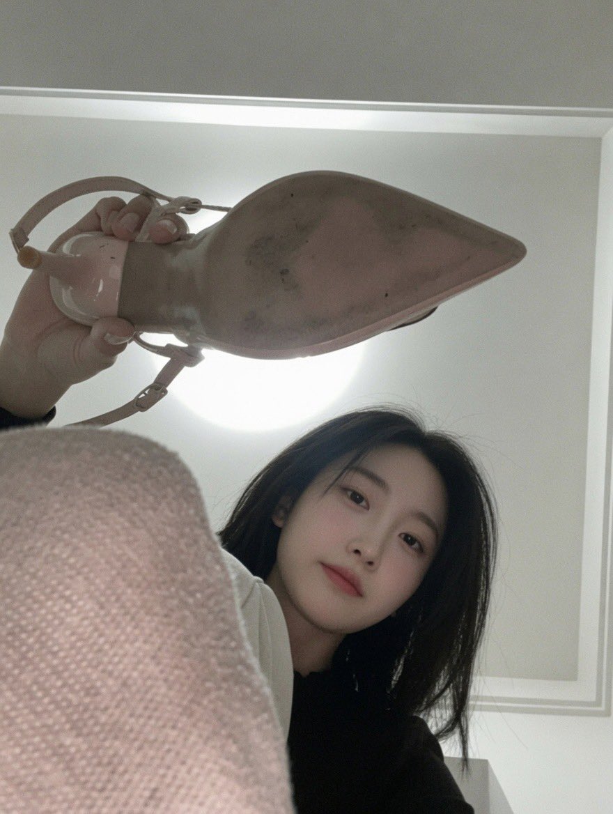 liangkounaijia's tweet photo. 是不是不知道该看哪里了？废物
“一石二鸟” 扇s！ https://t.co/6ae7S1Sr44