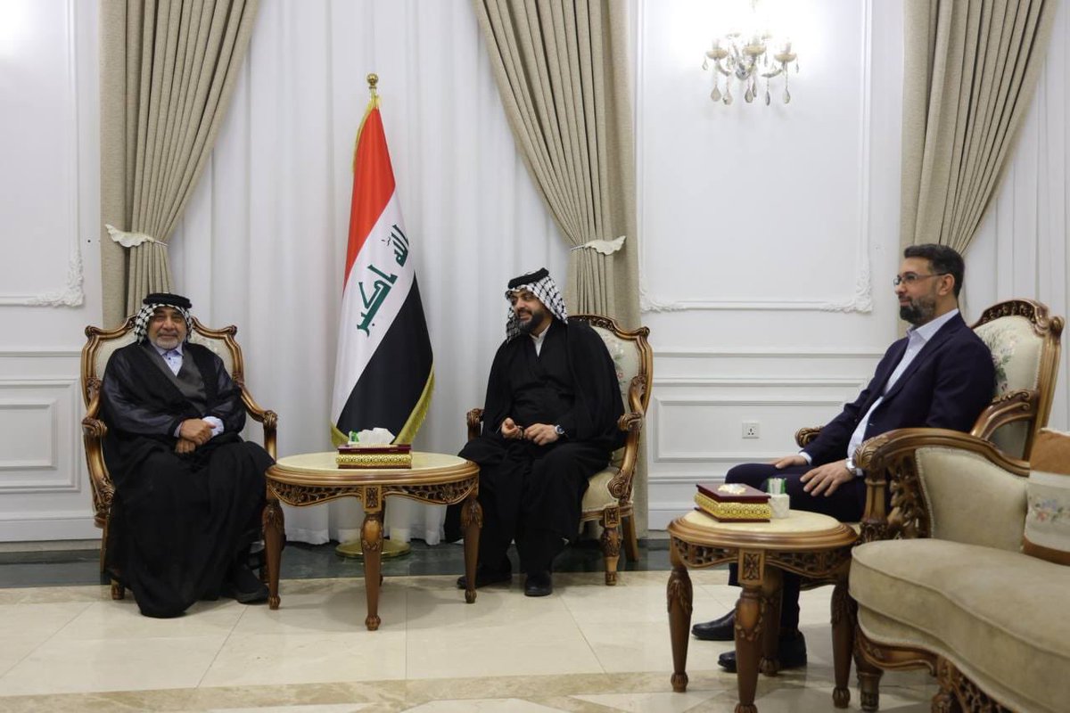 khazalimedia's tweet photo. سماحة الشيخ الأمين قيس الخزعلي يستقبل رئيس الوزراء العراقي الأسبق السيد عادل عبد المهدي وجرى خلال اللقاء التباحث في الشأن العراقي العام واستعراض أبرز التطورات السياسية والاقتصادية والأمنية التي تشهدها البلاد وسبل تعزيز الاستقرار السياسي ودعم مسار الدولة ومؤسساتها . https://t.co/P7Xf81rJFK