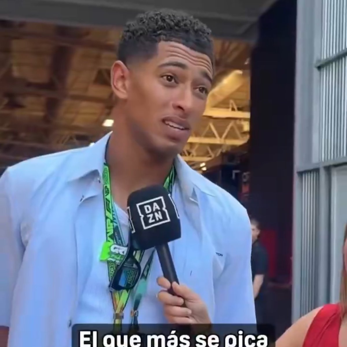 MadridXtra's tweet photo. 🗣️ Jude Bellingham:

• Funniest player? “Vini Jr.”
• Most intelligent? “Courtois or Rüdiger.”
• Father of the team? “Courtois.”
• Angriest player? “Trent said me, it probably is me.”
• Player who is always hungry? “Dean Huijsen, he eats like 3 people.”
• Everyone’s favourite? “Rodrygo, everyone loves him.”
• Most emotional player? “Me.”
• Player who gets the OMG from José Mourinho? “Me.”
• Describe myself? “Most intense.”

@DAZNFutbol