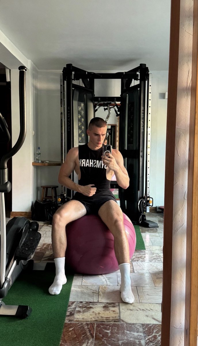 yourhotstepbroo's tweet photo. On your knees! 😈 Kneel and pay for your master 😈 DM for boxers and socks 💦😏 first 20 people will get 50% discount!  #bi #master #payslave #gay #findom #cashslave #atm #cashmaster #socks #sneak #gayvers #daddy https://t.co/rt0Jrpsc2N