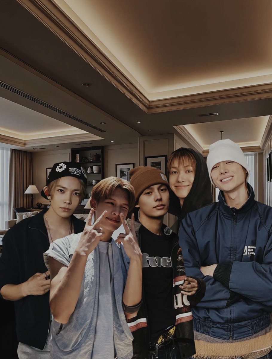 spazzystatic's tweet photo. ⠀ 

📍KAKAK YASA’S HOUSE

Sebentar lagi rumah kakak disulap jadi rumah makan saja 🤔🤤 Thank you for having us kakak and om ganteng, nanti enol delapannya bisikin ke aku ku kenalin ke Mama Patricia. 🤭

+ @calicatocide 
 ⠀ https://t.co/JJ1ZN3cvY1