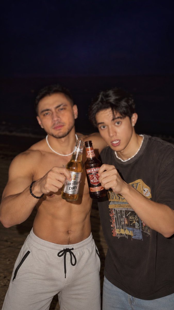 ezrasgrd69's tweet photo. Cheers bro 🍻 Happy birthday 🎈 https://t.co/IXzM4uxF3K
