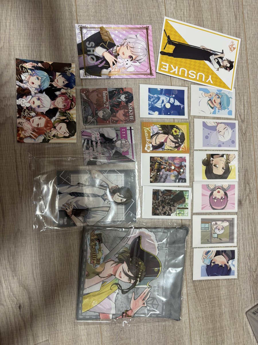 tomoka12692's tweet photo. こちらも買い取ってくださる方探してます！！他グルのメンバーさんもいてごめんなさい💦
 #いれいすグッズ交換  #いれいすグッズ買取 https://t.co/ezj7dMlkAN