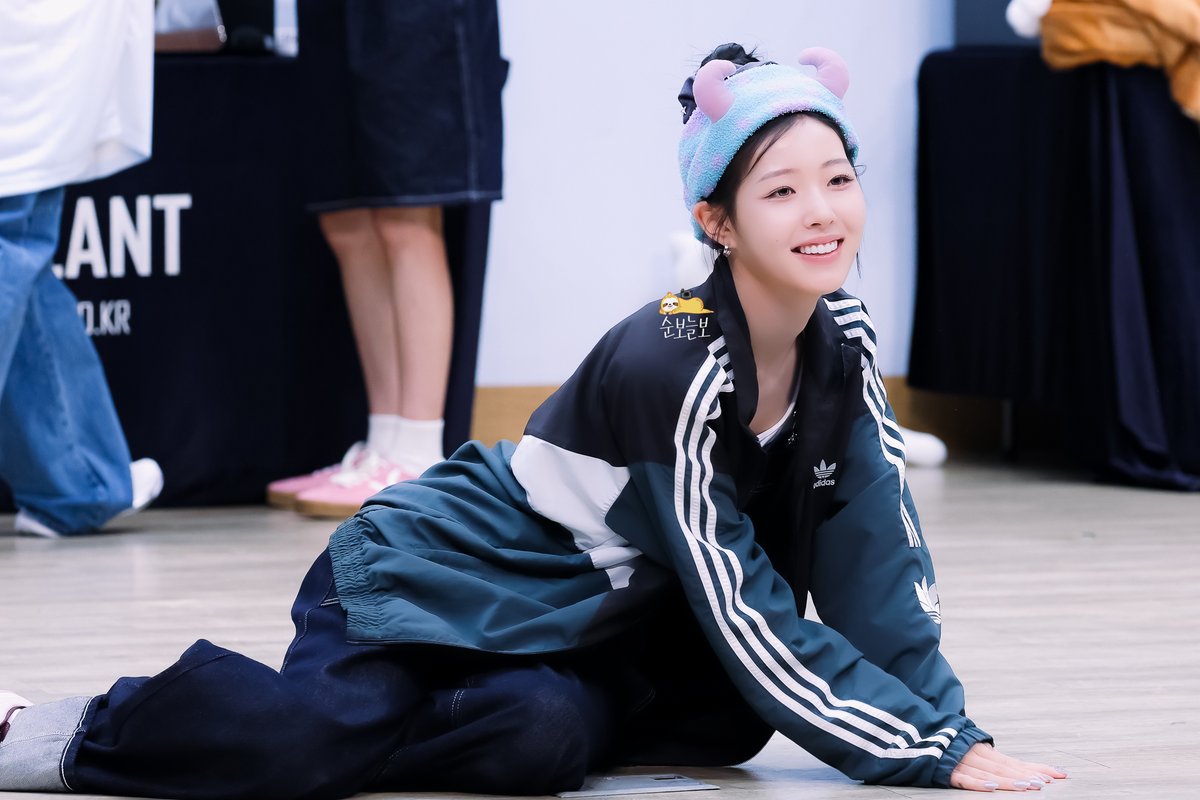 sunboneulbo's tweet photo. 260830 뮤직플랜트 팬사인회
 
#AtHeart #앳하트 
#ARIN #아린 https://t.co/nw5T0jT4bT