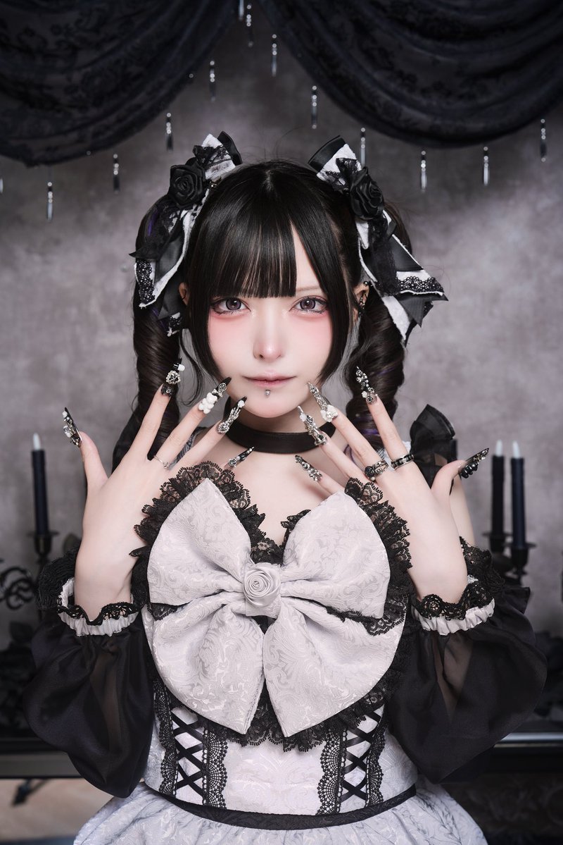 nightmareholic_'s tweet photo. † 𝐍𝐢𝐠𝐡𝐭𝐦𝐚𝐫𝐞 𝐇𝐨𝐥𝐢𝐜 † 
衣装公開🦇

┈┈┈┈ ♱ ︎┈┈┈┈
✦ 𝐆𝐫𝐚𝐲 × 𝐁𝐥𝐚𝐜𝐤 𝐁衣装 ✦
𝐏𝐫𝐨𝐝𝐮𝐜𝐞𝐫：黒魅らら(＠kuromirara)
┈┈┈┈ ♱ ︎┈┈┈┈

♰ オープニングキャスト大募集 ♰
応募はDM、LINEまで✉️ 🖤

#メアホリ #新宿コンカフェ #歌舞伎町コンカフェ https://t.co/RnPnhnjzuZ
