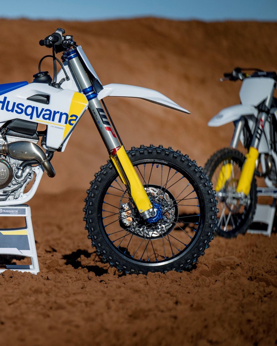 HQV_MotoUK's tweet photo. The dream build does exist.
Check out this FC 250 loaded with Technical Accessories. Motocross perfection, refined. https://t.co/r2mQYOn2Fp
#Husqvarna #GoRide #RideHusqvarna #FC250 #MotocrossMonday https://t.co/YRCFkA3o1p