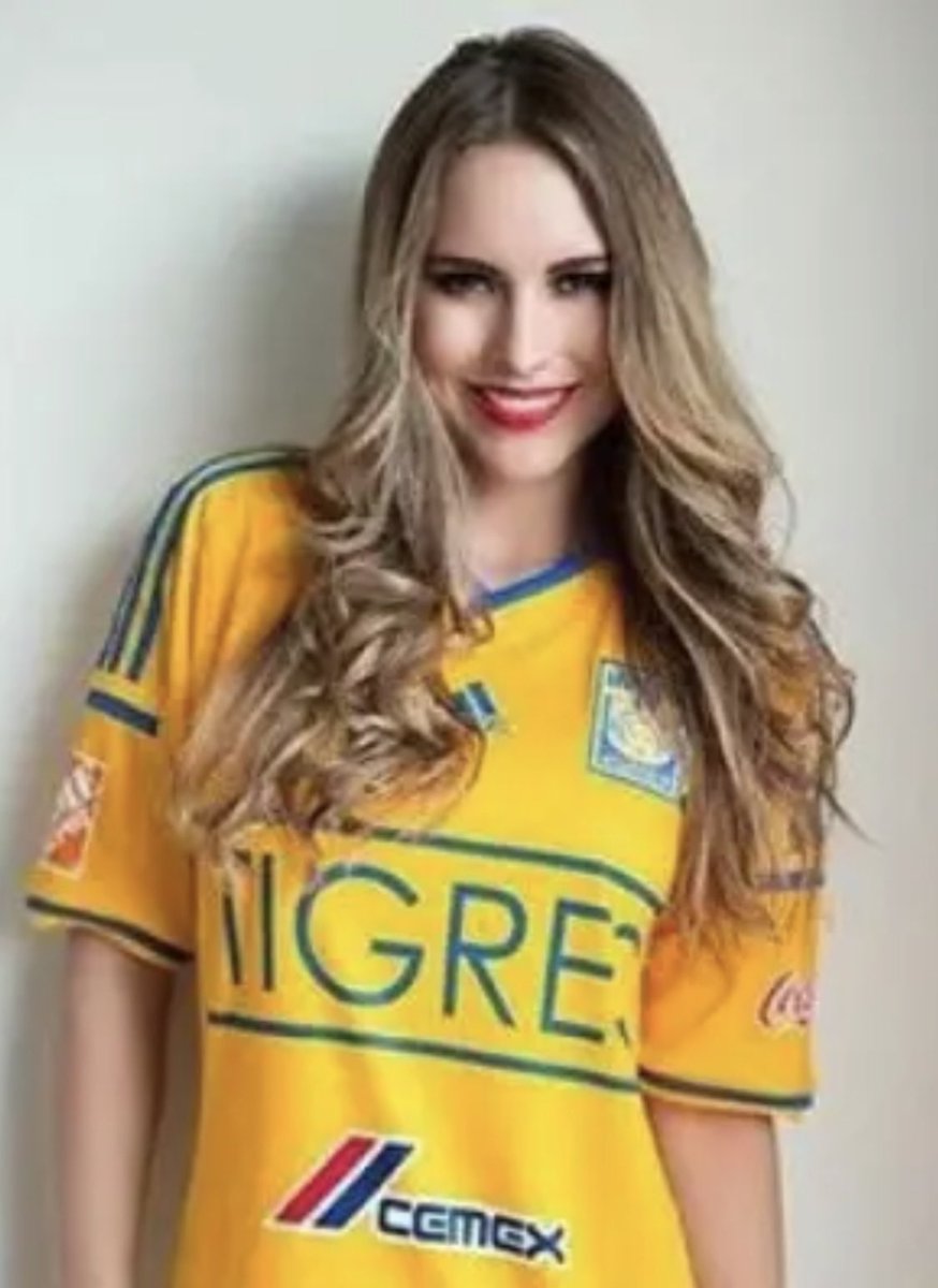 samelbit's tweet photo. @aedusward Ella no ha estado en TUDN-Televisa, surgió de Tv Azteca Monterrey, trabajó en transmisiones para Club Tigres, anduvo con un ex jugador brasileño (historia muy conocida en Mty) y de ahí pasó a ESPN. https://t.co/EB1cTmIpYt