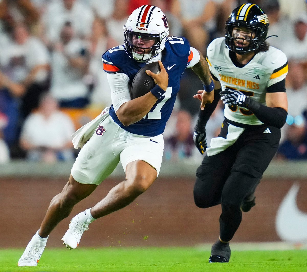 CoachAJForbes's tweet photo. The home opener of the Alex Golesh Era did not disappoint 😳

Auburn’s new-look offense compiled 610 yards and 4 TDs in their 43-8 win over Southern Miss. here’s every offensive TD…🧵 https://t.co/sdB1TQedQ0