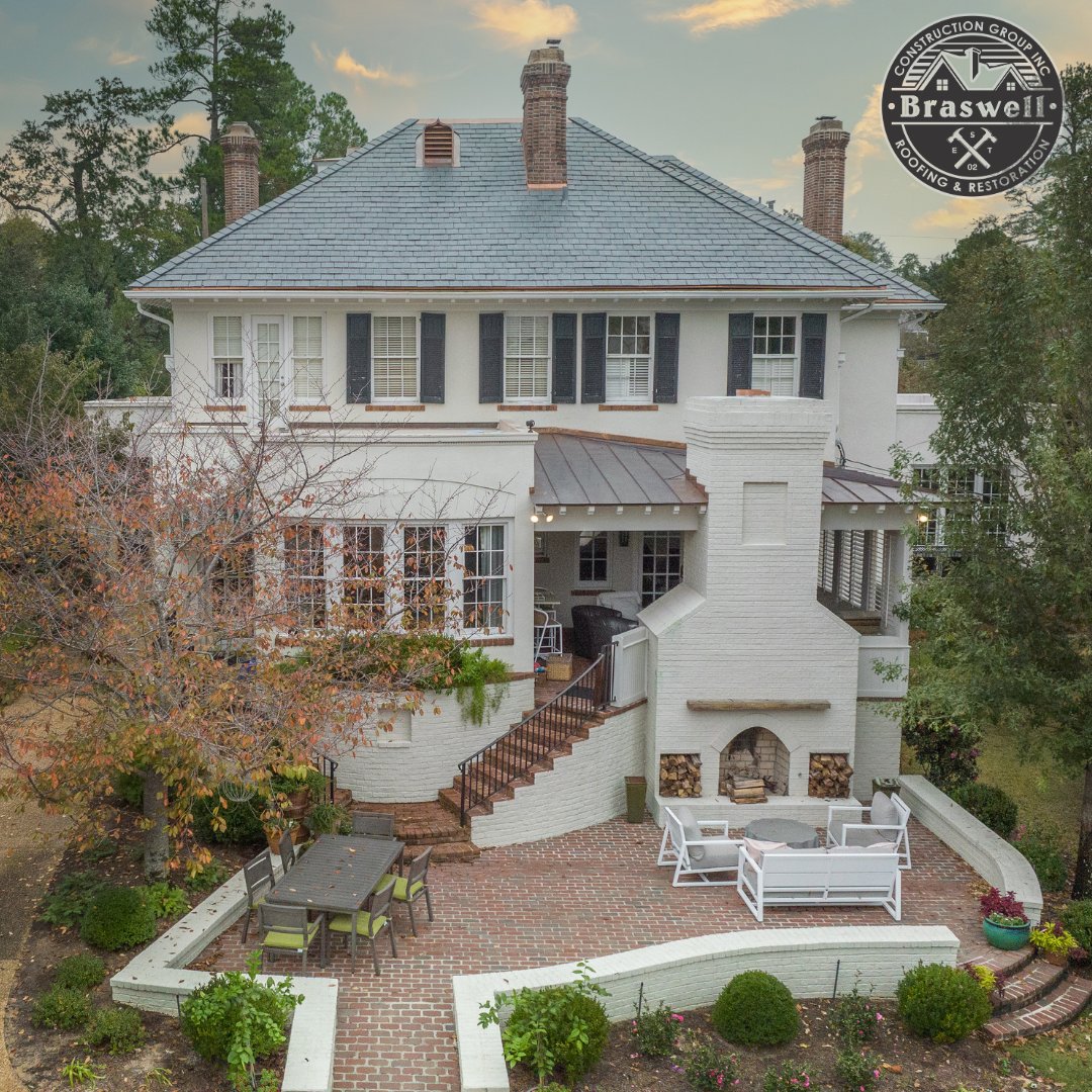 BraswellGroup's tweet photo. Braswell Construction Group was recently featured in Artist Weekly for our work in Covington, Georgia, where historic homes have the unique challenge of maintaining their timeless, camera-ready character while still benefiting from modern roofing performance.

#BCGroofing https://t.co/6EiKoLlIfu