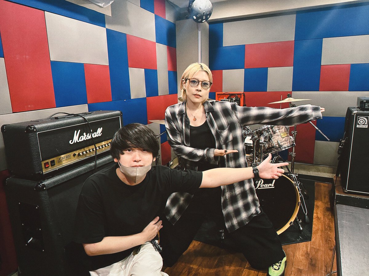 Finlands12's tweet photo. 本日23:00から放送📻

/／
🗣️FINLANDS塩入冬湖の #事情図鑑 
\＼

今夜の放送もさよならポエジーのオサキアユさん(@osaki_ayu )をお迎えしてお送りします🚀
https://t.co/YqqnHiNhUB 

バンド活動を休止してからの話や、たくさん届いたお便りについても様々お答えしていきます😎

#ノースウェーブ https://t.co/QaU0McoUGo