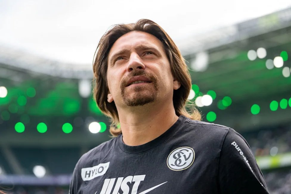 Gazpachen's tweet photo. Con razón el Elversberg llegó a donde llegó.

Después de la derrota por 2-1, lógicamente todos elogiaron al equipo de Vincent Wagner por la lucha que le dio al Bayern. Sin embargo, él le puso un freno a todo eso.

"Por el amor de Dios, perdimos. No hay nada que felicitar. El 'casi' es hermana de la mierda. Para nosotros, la forma en que jugamos importa y creo que eso lo hicimos bien. Estoy orgulloso de cómo los chicos jugaron con muchísima pasión, al final estuvimos cerca. Pero nunca voy a estar feliz por una derrota".

Es increíble cómo un club recién ascendido de un pueblo de 7.500 habitantes tiene más mentalidad ganadora que otros que deberían pelearle al Bayern la Bundesliga.