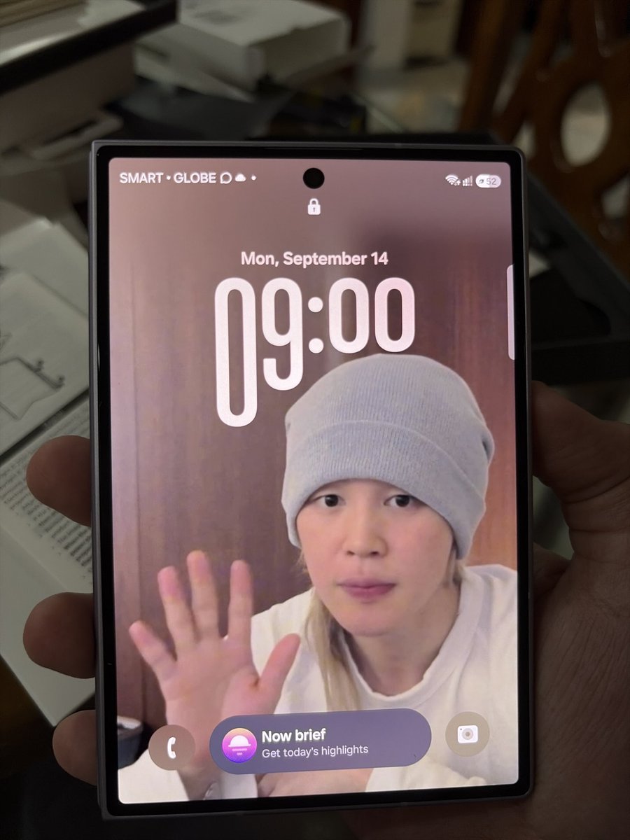 Lachi_ohlala's tweet photo. My new baby 🥰💜 #Fold8 https://t.co/r3qSlbjWEn