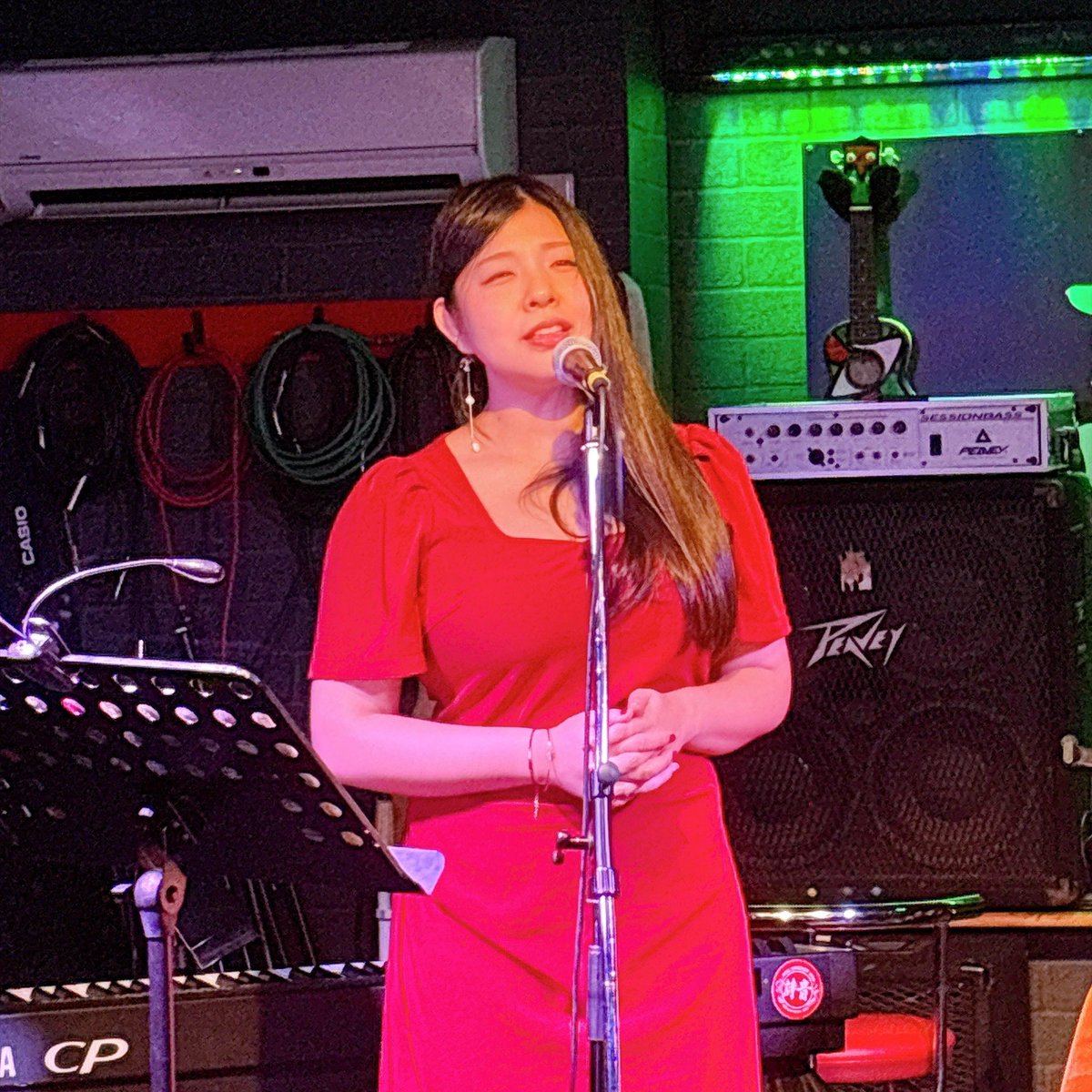 3291hann's tweet photo. 2026.9.14
ミュージックアミューズメント詩音
【たくあん】での出演
タクさんのギターと私の声
シンプルな音色が合わさるのがとても楽しかった！
スタンディングで歌うのも難しいけど、自由度はあがっていい
もっと自信をもって歌えるよう、体づくりしなくてはな

みなさま、ありがとうございました✨ https://t.co/PLSh40bQOY