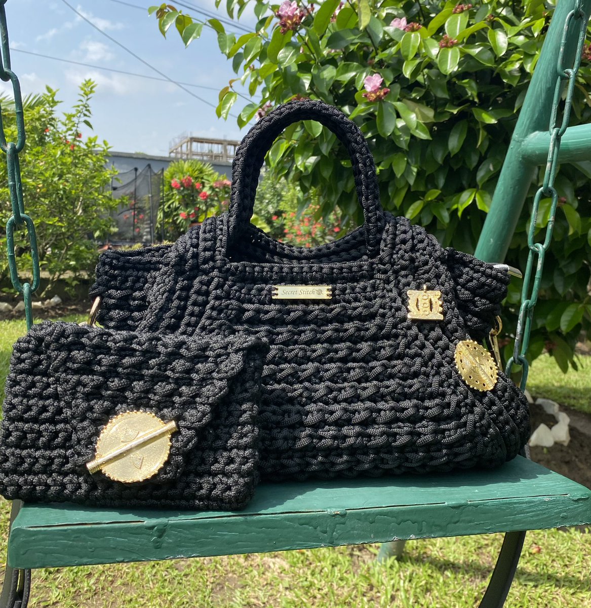 royal_sarahh's tweet photo. Day 05/30 — Je poste mes créations jusqu’à ce qu’elles trouvent leur public. 🧶
Si tu vois passer ce tweet, un petit repost peut faire toute la différence. Merci de soutenir mon travail 🫶🏾
DIBOULI ~ 30.000 F (sans la pochette)
#SecretStitch https://t.co/7jbCWuLbFQ