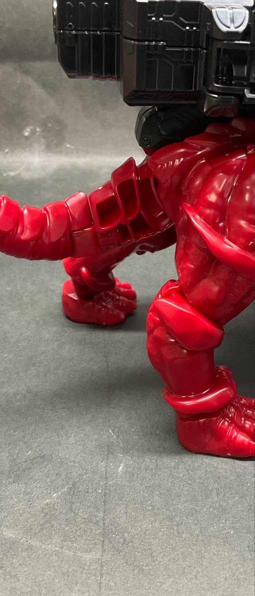 Cider_35p78's tweet photo. ミニプラエンカク&amp;キャプテン・オメガホーンパチ組完成！
これはすごい！エンカクの目立つ肉抜きは尻尾の付け根と膝関節の内側のみ！部分塗装の他にウォッシングからの艶消しもしていきたいところ
キャプテンは手首が回るようにする、肩のボールジョイントが取れやすいので調整して塗装したい https://t.co/aqtL4qqG7r