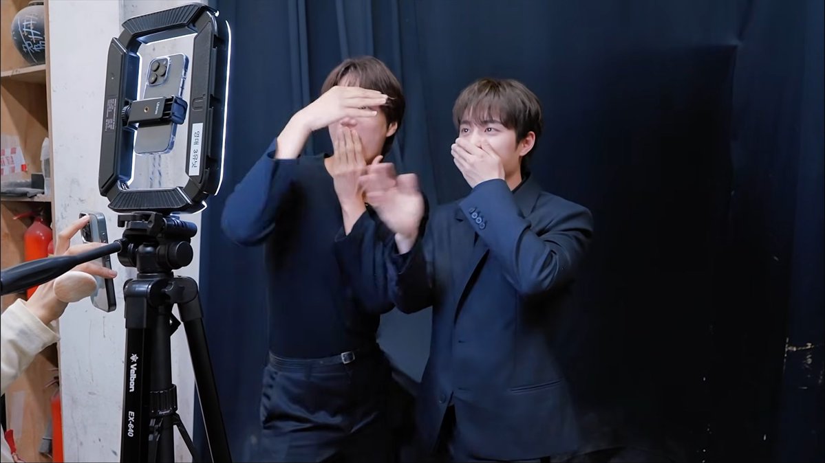 kokokbop's tweet photo. kyungsoo commenting “?” in kwangsoo’s video only for him to do the challenge himself 🤣 https://t.co/7kxYQtrh63