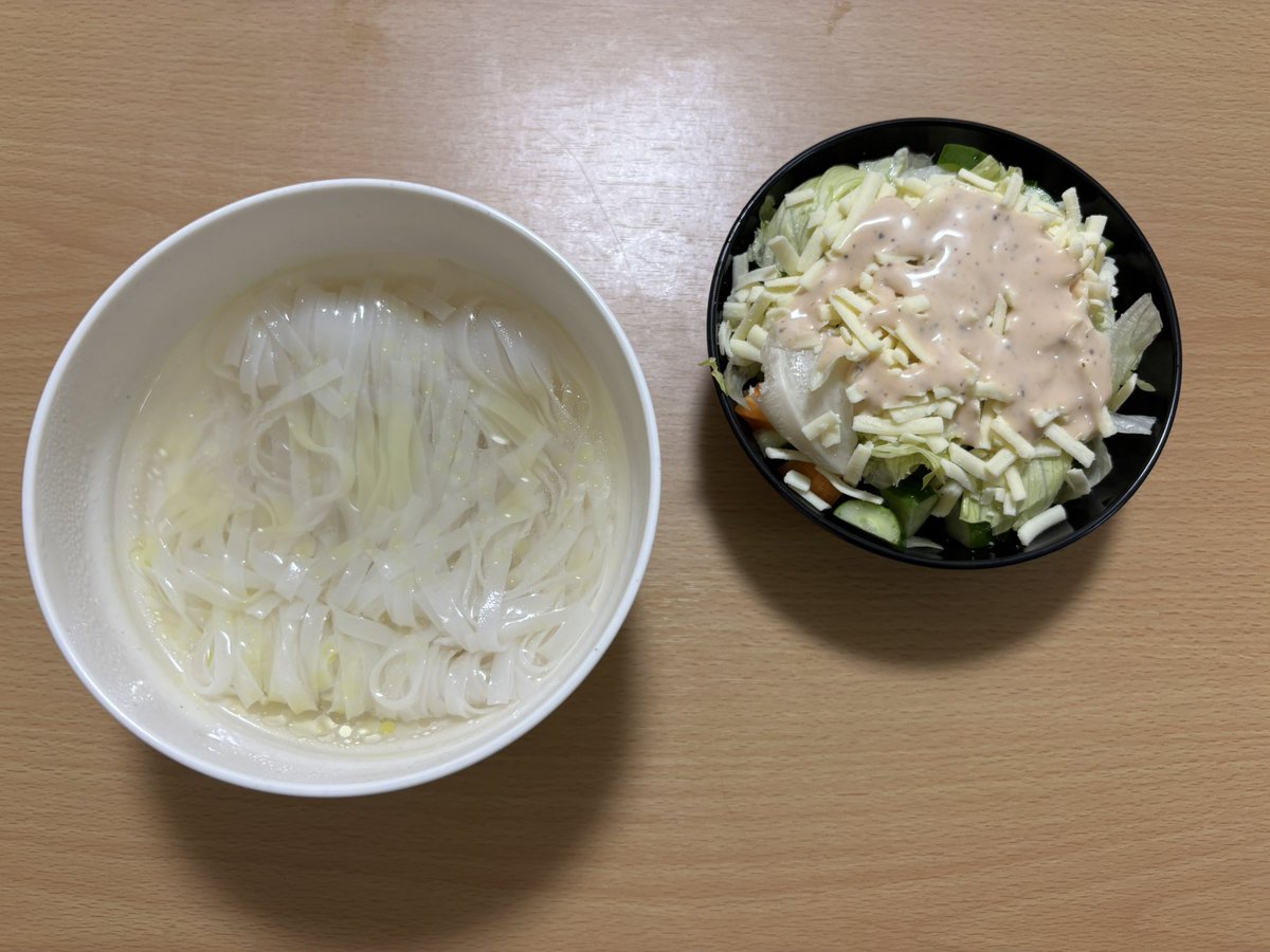 Reo_tommy's tweet photo. 年に一度の大舞台　
健康診断やってきました

なんと
BMI＝24  腹囲85cm未満
これまでの調整は大成功！

それにしても機械の血圧計ってなんで数値が高く出るんでしょう

今日は目標達成祝いでワッパーチーズ

#ダイエット #健康診断 #肥満脱出 https://t.co/DfP9WSHKfb