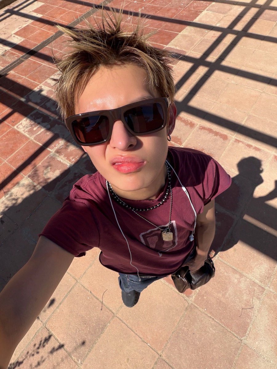 pyaaamutcpt3's tweet photo. #James so handsome https://t.co/8vZvUuaUsl