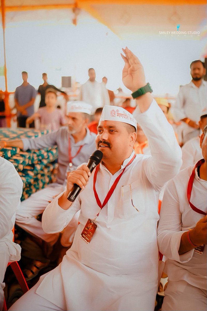 bjp4_pankaj's tweet photo. श्री सोमेश्वर महादेव समिति द्वारा कछौना में आयोजित गणेश महोत्सव के शुभ अवसर पर आज गणेश चतुर्थी के पावन पर्व पर विधि-विधान एवं हर्षोल्लास के साथ श्री गणेश जी की प्रतिमा की स्थापना की गई।
विघ्नहर्ता श्री गणेश जी सभी के जीवन में सुख, समृद्धि एवं खुशहाली प्रदान करें। https://t.co/Y1rIIhN8Ye