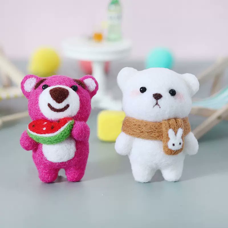 ibrahimkabasak2's tweet photo. Just finished this cute felt keychain! Needle felting is such a calming weekend activity https://t.co/L28mYgwiSo