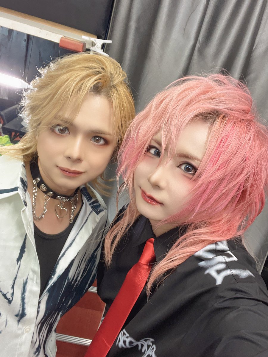 kr1216_hiyori's tweet photo. 昨日のRex2本立てお疲れ様！
女限の追加公演も男限も楽しく熱かったです🎸
Janne Respect Cover Bandということで少年の気持ちに戻れた様な気がしました！
いや、確実に少年でした！
メンバーの皆、観に来てくれた皆ありがとう、楽し過ぎて筋肉痛が心地良いです👍
#ABCvsJanne https://t.co/Q2Hwe7z2E0