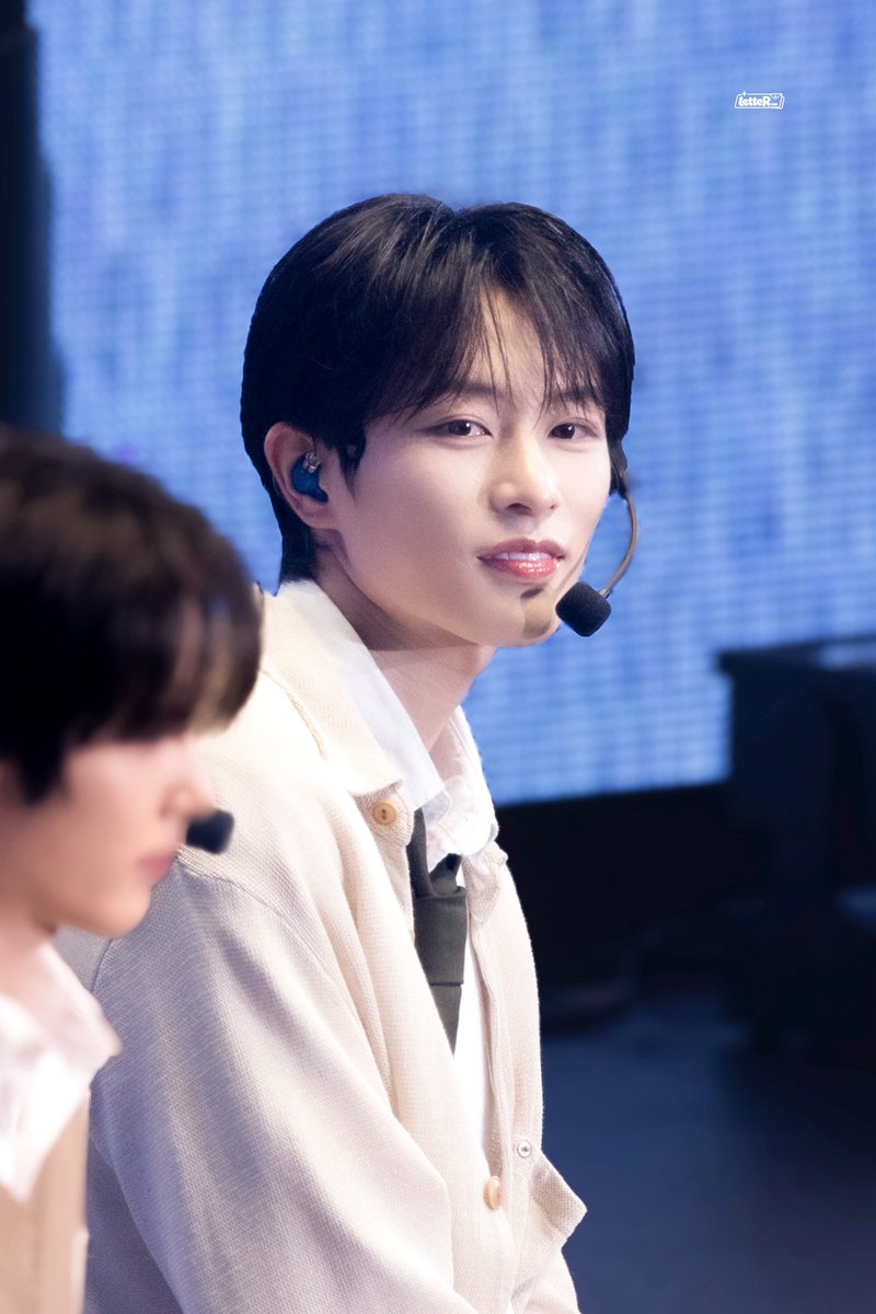 letteR_0121's tweet photo. 260910 1ST FAN MEETING in KOBE
#KO1KEYZ #RYOGA #飯塚亮賀 #이이즈카료가 #亮賀 #료가 #코이키즈 https://t.co/ufayqqQIpB