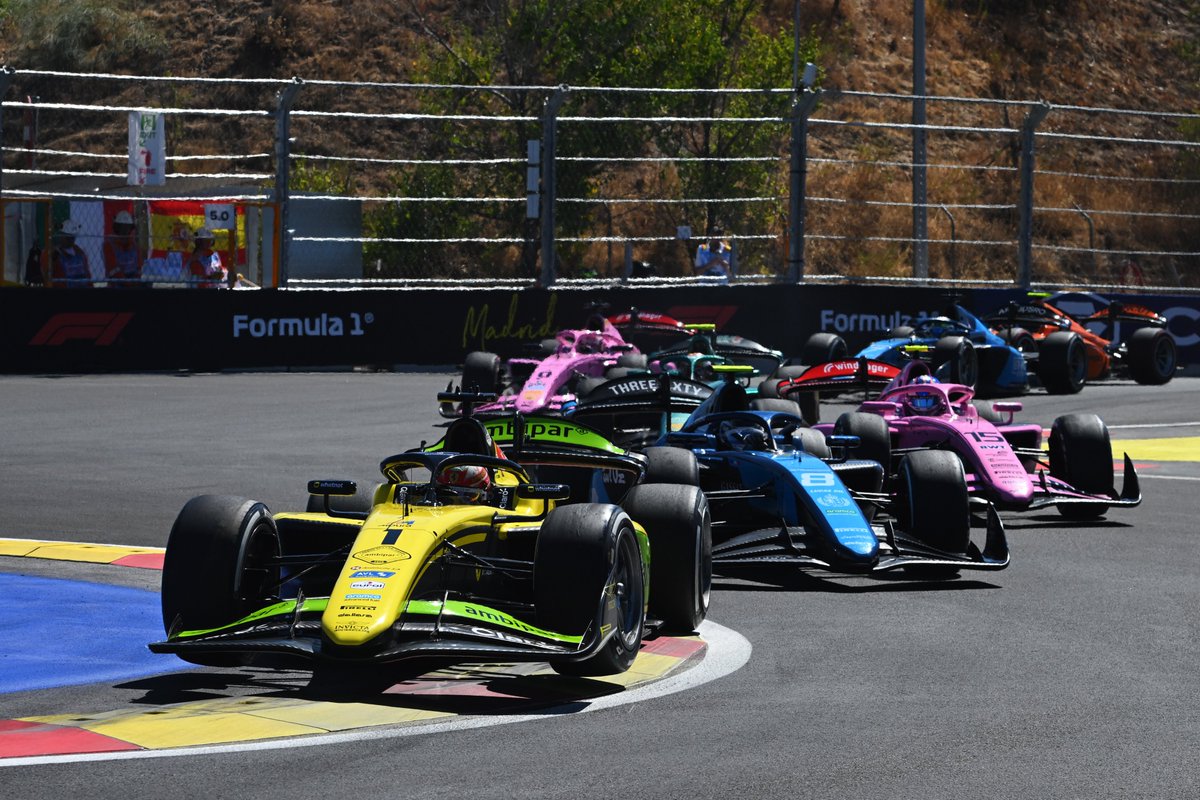 Formula2's tweet photo. Spanish street fights ⚔️🥊

Madrid was a battle, and the title race is getting serious! 😤

#F2 #SpanishGP https://t.co/rHFHttAlZ8