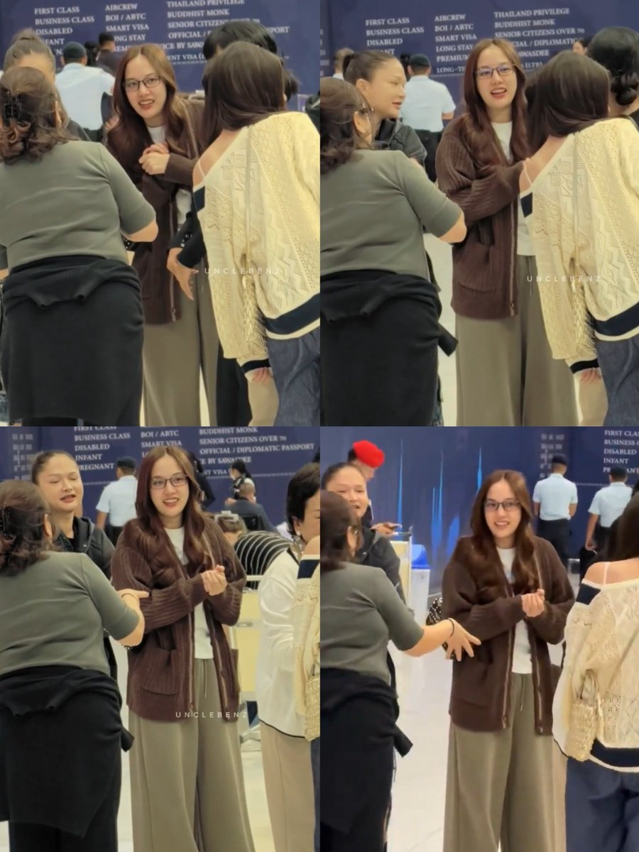 mywhitelilly_'s tweet photo. mami rawee your daughter in law is so down bad for you daughter and her eyes literally have a mind of their own whenever your daughter is around 😭🫳🏻

#ฟรีนเบค #FreenBecky https://t.co/sHRj9j9WmH