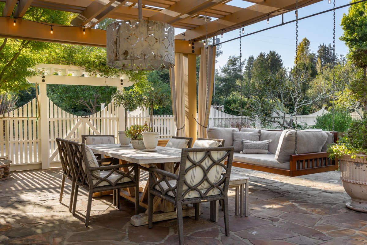ChristiesHomes's tweet photo. Set on 1.75 acres near Soquel Village, this 3-bedroom estate blends resort-worthy amenities with an intimate indoor-outdoor lifestyle. See more: https://t.co/4DlbI4kJNK

Listed by Thomas Brezsny with Christie's International Real Estate Sereno https://t.co/G2LVg3ogOA