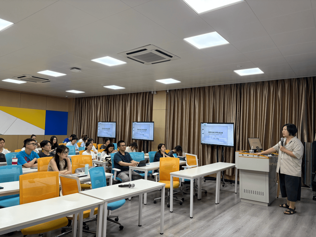 SherlyCachx2d's tweet photo. Just wrapped up an amazing workshop on AI in daily work with industry experts! Learned practical tips to boost productivity and connected with fellow curious professionals. Grateful for this insightful session! https://t.co/Yby1Uib3Rp