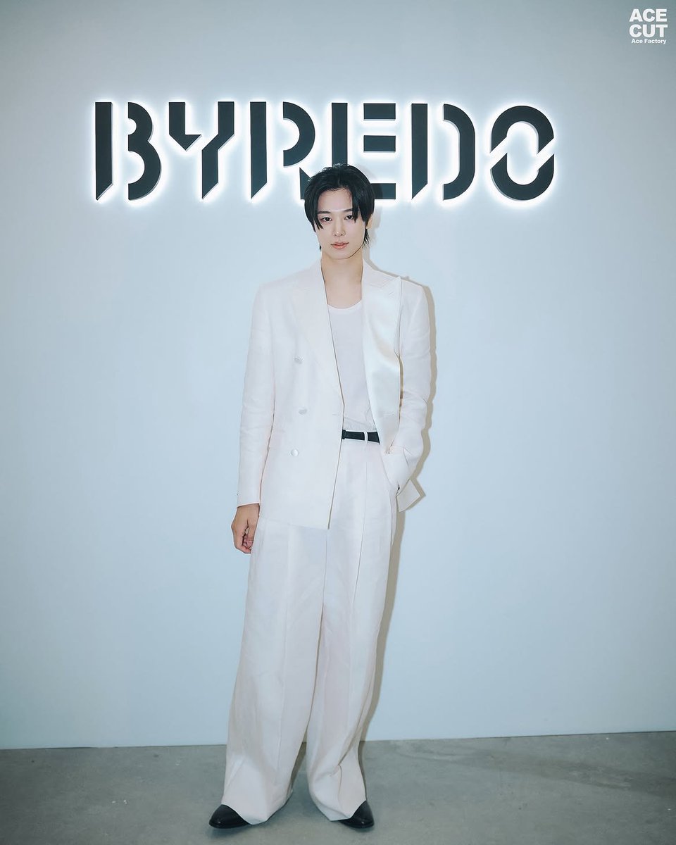 THEBOYZ_update's tweet photo. [🅰️] 바이레도 '퓨쳐 메모리즈' 팝업 현장 🤍

🔗https://t.co/a0BQhpCbI4

#THEBOYZ #더보이즈
#JUYEON #주연 https://t.co/1HUqVAbi18