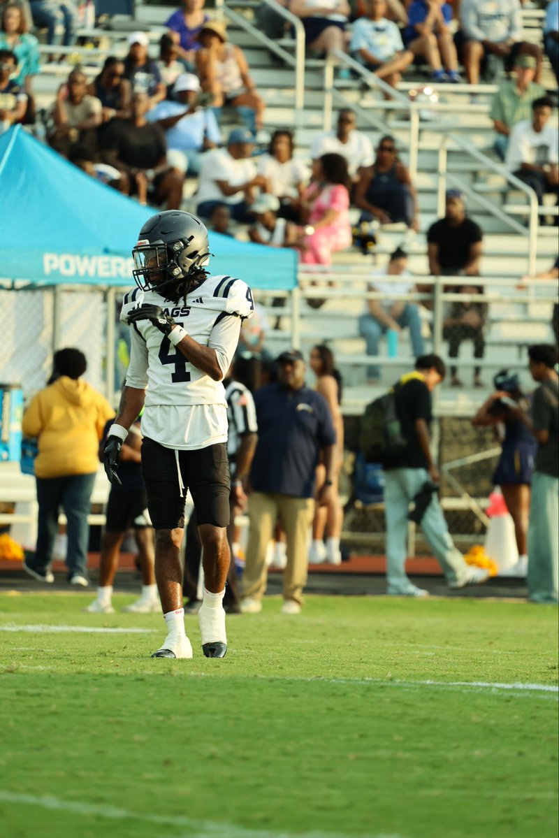 brian7_k's tweet photo. Brian Kendall Top6 plays 
@high_spalding @247recruiting @RodneyJ_4 @nickcoachd42 @RecruitGeorgia @deucerecruiting 
@One11Recruiting 

https://t.co/pIKR3mt4yi https://t.co/Oazpgc10Hy
