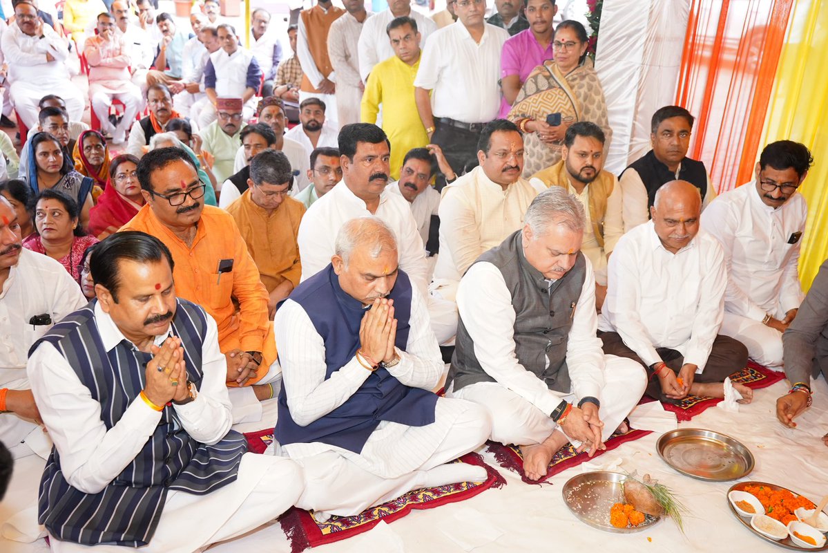 shivprakashbjp's tweet photo. गणपति बप्पा मोरया, मंगलमूर्ति मोरया… 
भाजपा प्रदेश कार्यालय भोपाल में श्री गणपति स्थापना l 

@BJP4MP https://t.co/xHf3J53xyP