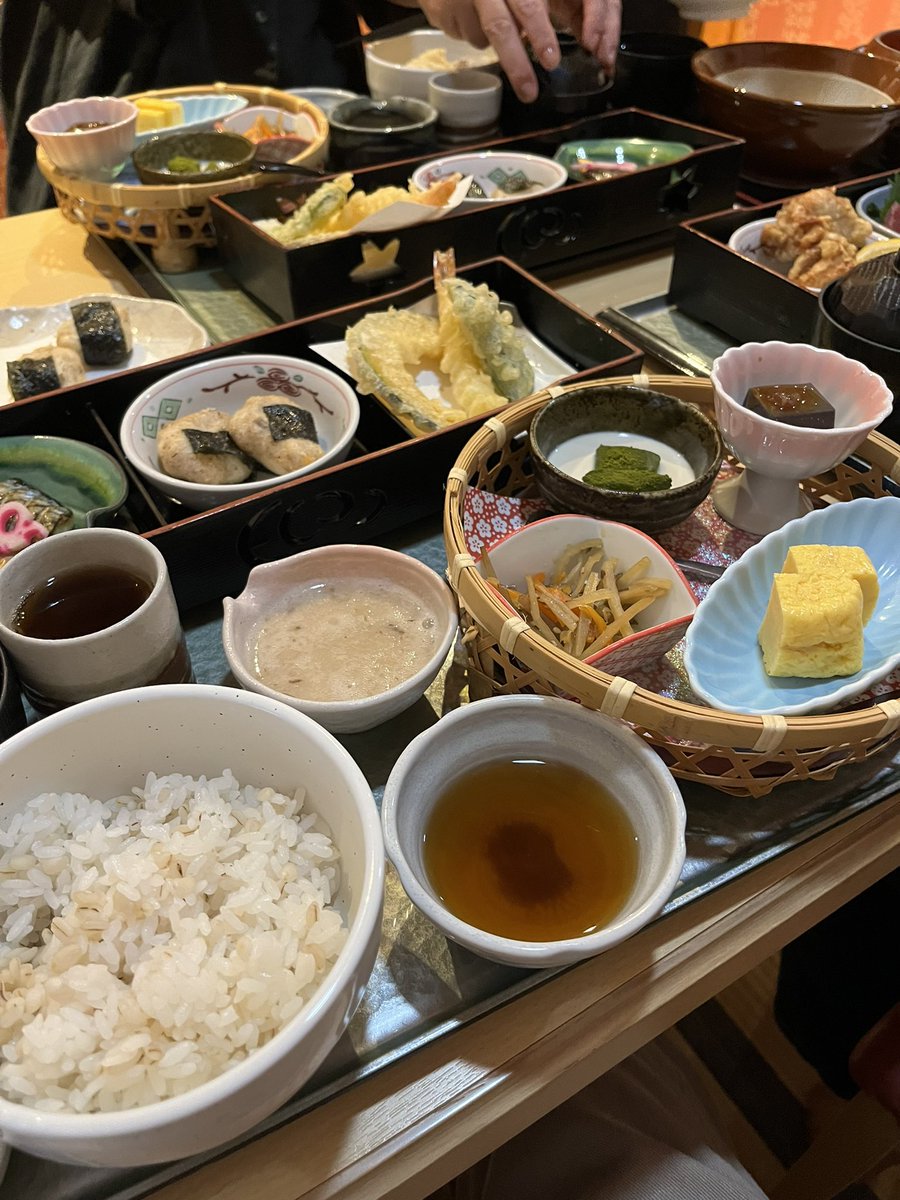 am_mhf7's tweet photo. ズブズの遠足2日目
今日も大笑い🤣
#backnumber
#oneroom
#ジブリパーク https://t.co/oMo9xsoRVA