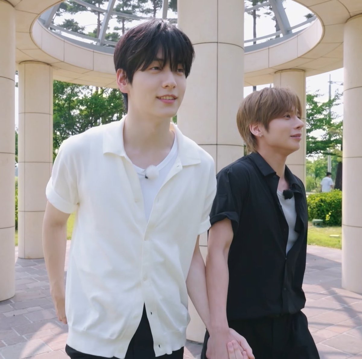 jhslovesong's tweet photo. this size difference meal 🚬🚬🚬🚬🚬🚬 https://t.co/nOnRvGoejO