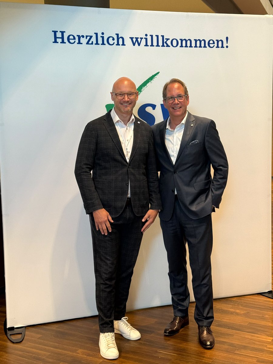 BVK_Presse's tweet photo. VSV beschließt Doppelmitgliedschaft im BVK 🤝
Der Verband selbstständiger Versicherungskaufleute der SIGNAL IDUNA Gruppe e.V. (#VSV) hat die #Doppelmitgliedschaft im #BVK beschlossen.
#SIGNALIDUNA #Doppelmitgliedschaft #Versicherungsvermittler #GemeinsamStärker 💪 https://t.co/Mz5sVl1HsL